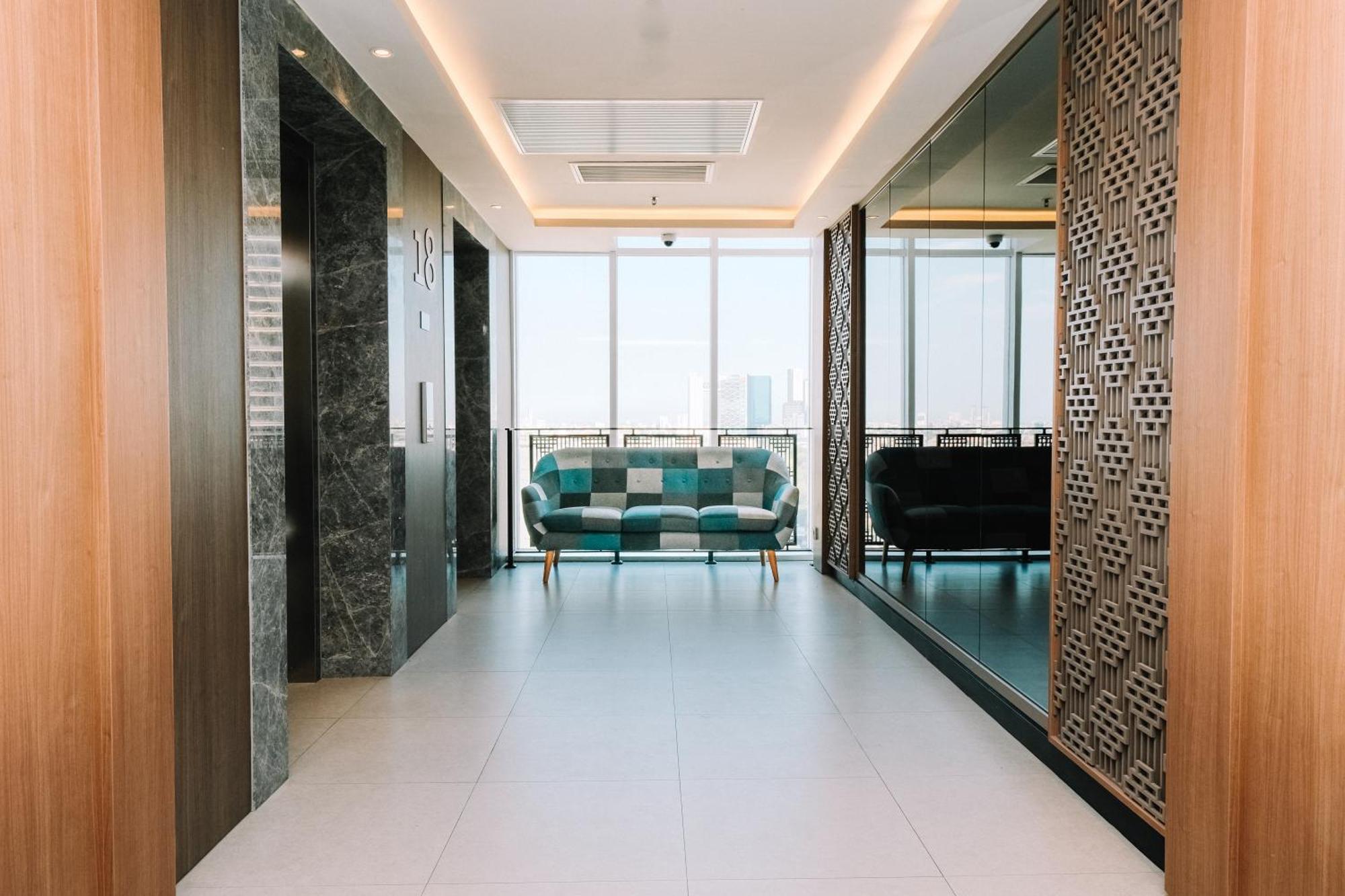 Hotel Deka Hr Muhammad Surabaya